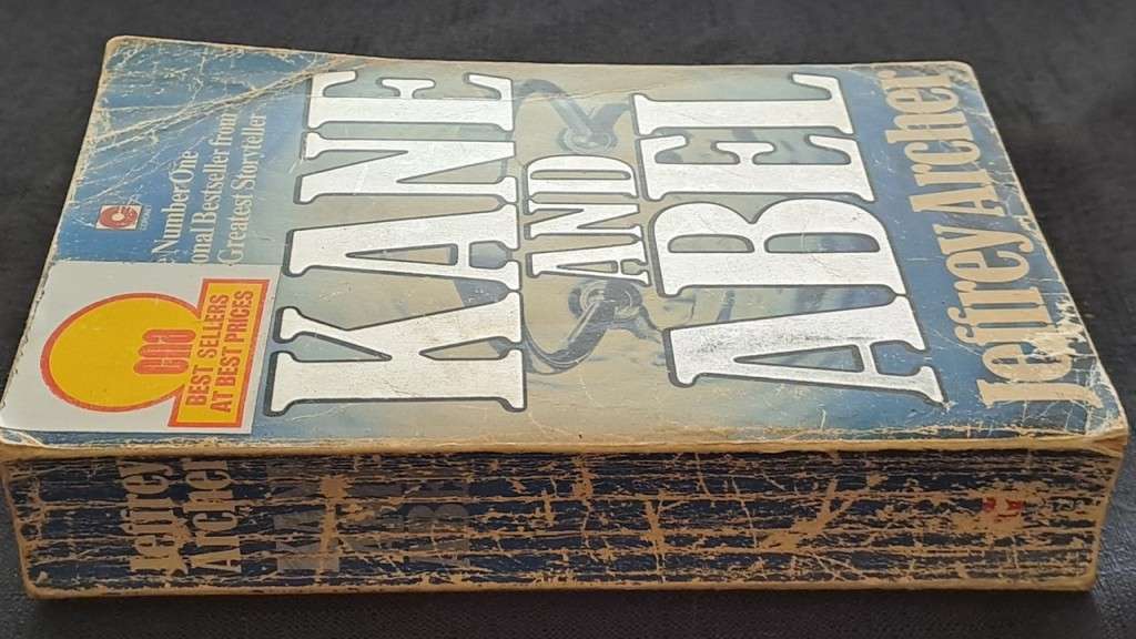 Jeffrey Archer - Kane and Abel  - paperback/softcover - pages 557