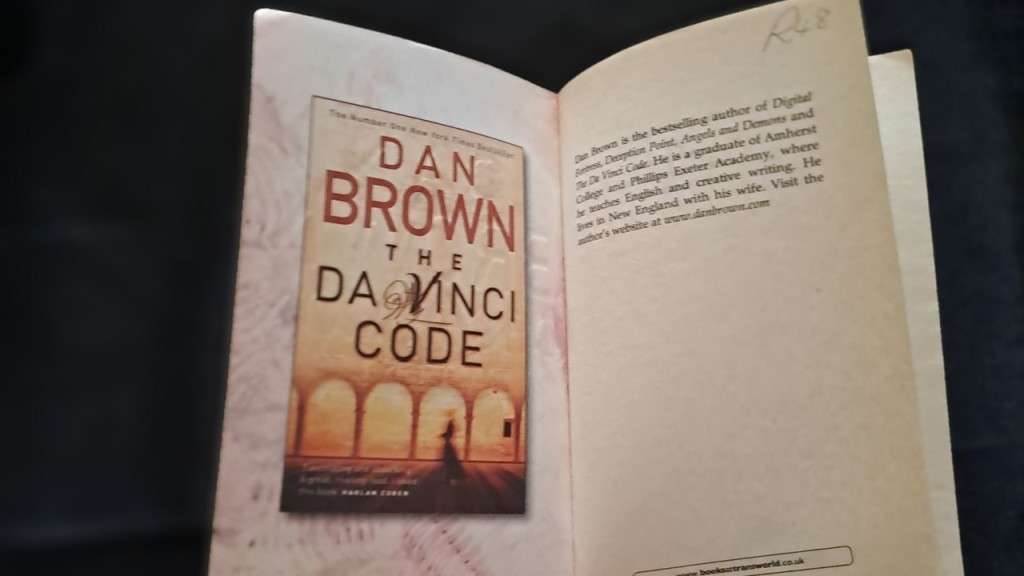 Jeffrey Archer  - Deception Point  - Paperback/Softcover -  Pages +300   - As per photo`s