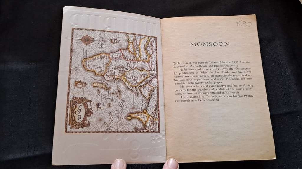 Wilber Smith  - Monsoon  - Paperback/Softcover -  Pages 949   - As per photo`s