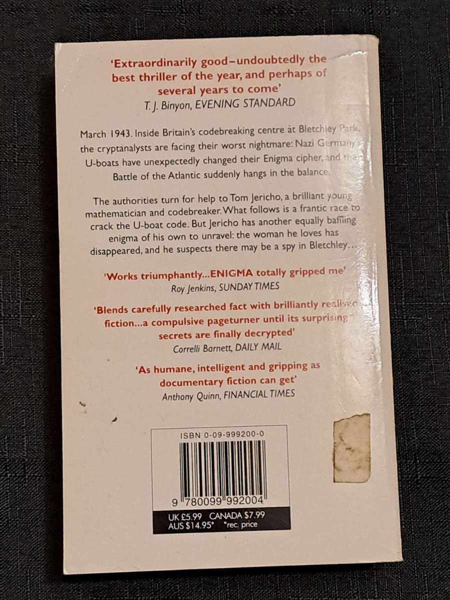 Robert Harris  - Enigma - paperback/softcover - pages 387