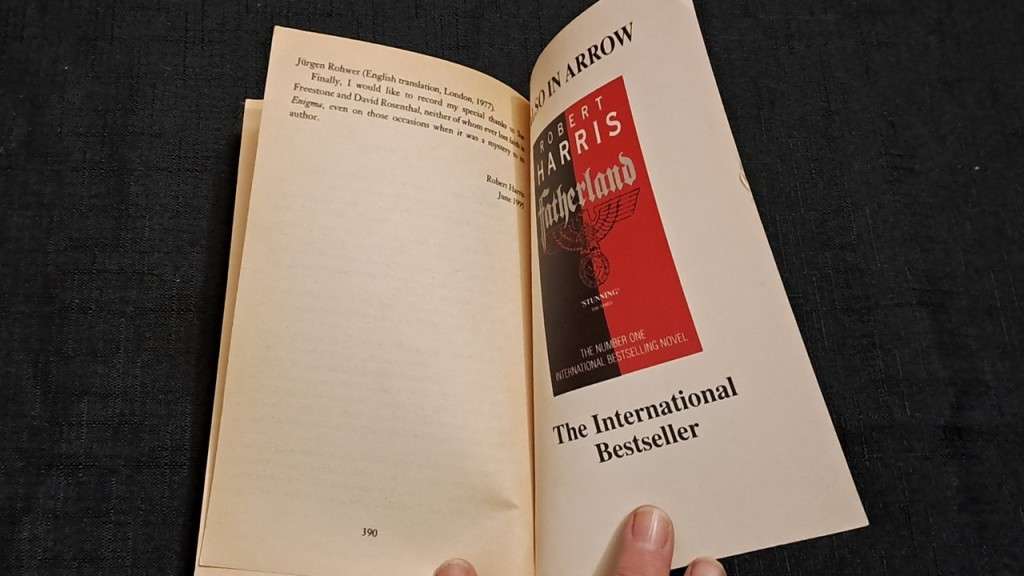 Robert Harris  - Enigma - paperback/softcover - pages 387