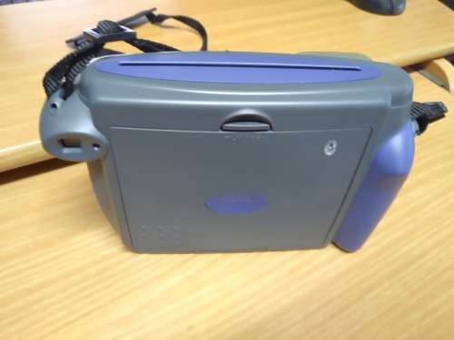 Fujifilm Instax 200 Instant Camera - To repair or for parts, battery compartment damaged