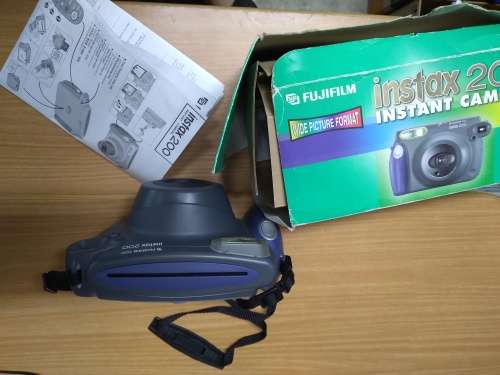 Fujifilm Instax 200 Instant Camera - To repair or for parts, battery compartment damaged
