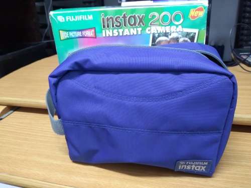 Fujifilm Instax 200 Instant Camera - To repair or for parts, battery compartment damaged