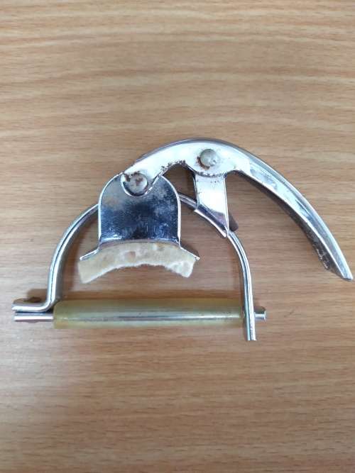 Vintage Guitar Capo