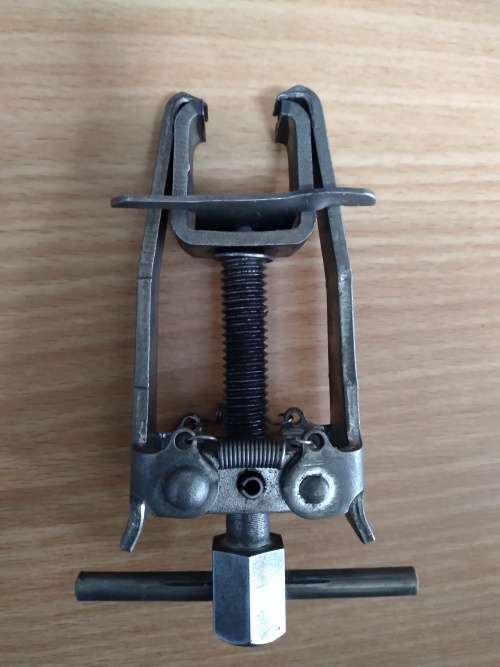 Snap On CG-90 Valve Spring Compressor in Original Box