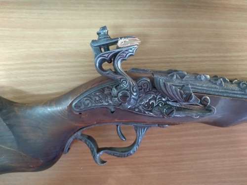 Flintlock Non-Firing Pistol Replica