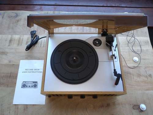 Shenzhen Jiayinking 3 Speed Record Player & AM/FM Radio