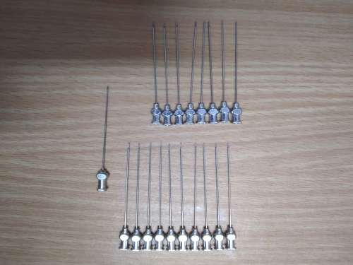 Livestock Vaccine Injector 30ml + Glass Syringes (2) + Re-usable Needles (39)