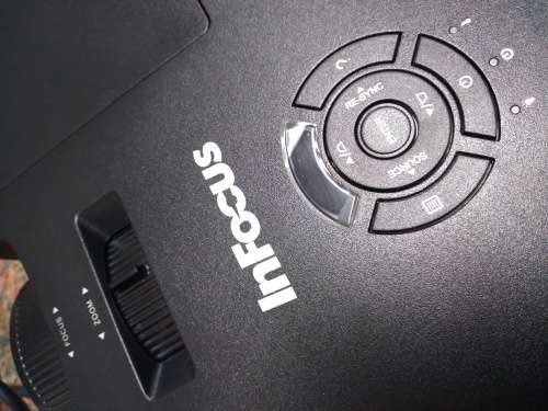 InFocus IN220 Regulatory Model Projector & Ultralink 150cm x 150cm Tripod Screen