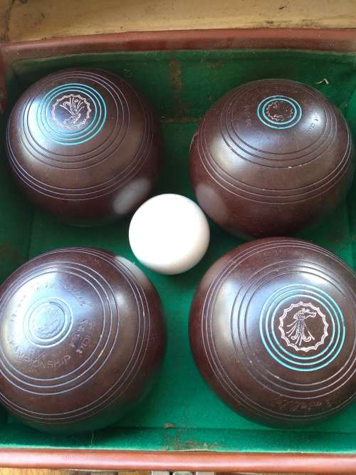 Henselite Bowls Size 4.3/4 Super-Grip