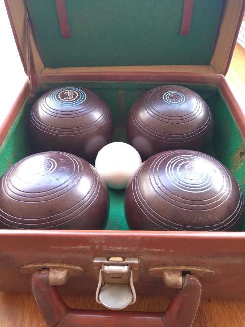 Henselite Bowls Size 4.3/4 Super-Grip