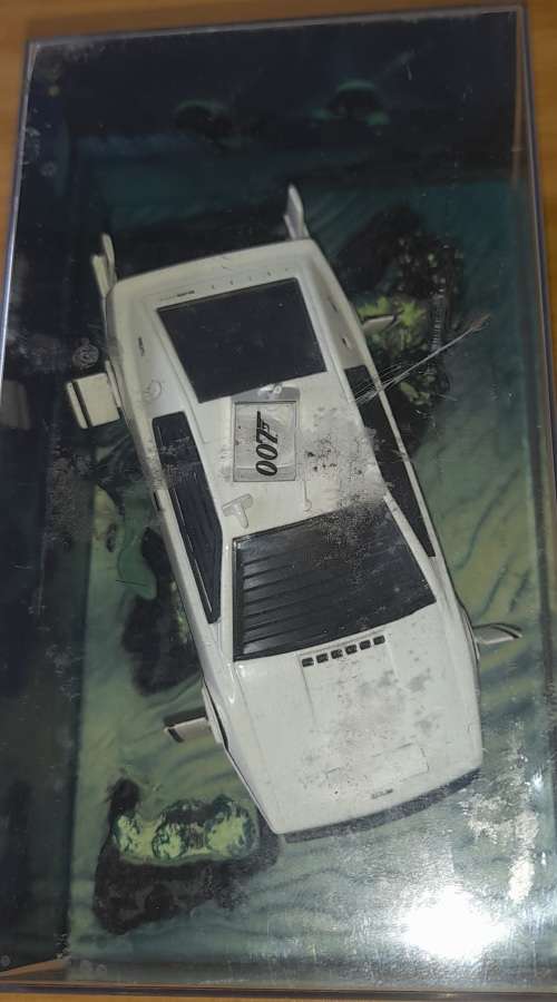 James Bond - 1/43 Lotus Esprit (The Spy Who Loved Me) (QC0222)