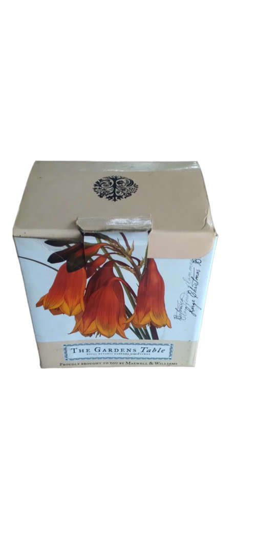 The Gardens Table Collectable Mug - Large Christmas Bells