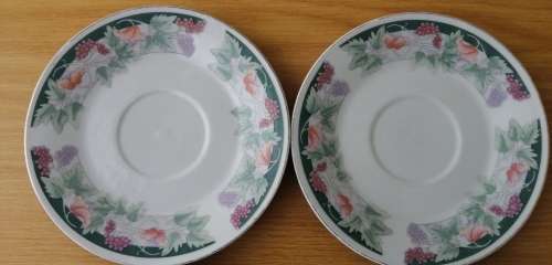 Winley China Fine Porcelain Set of 4 Cups and Saucers