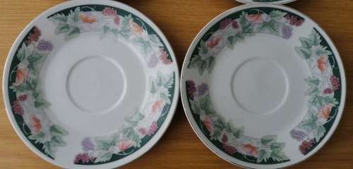 Winley China Fine Porcelain Set of 4 Cups and Saucers