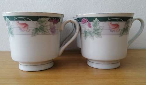 Winley China Fine Porcelain Set of 4 Cups and Saucers