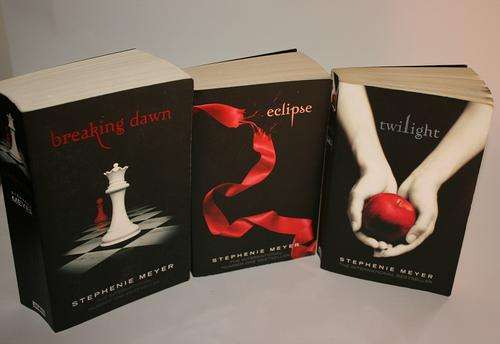 Twilight,Eclipse,Breaking Dawn - Book Bundle. FREE Shipping