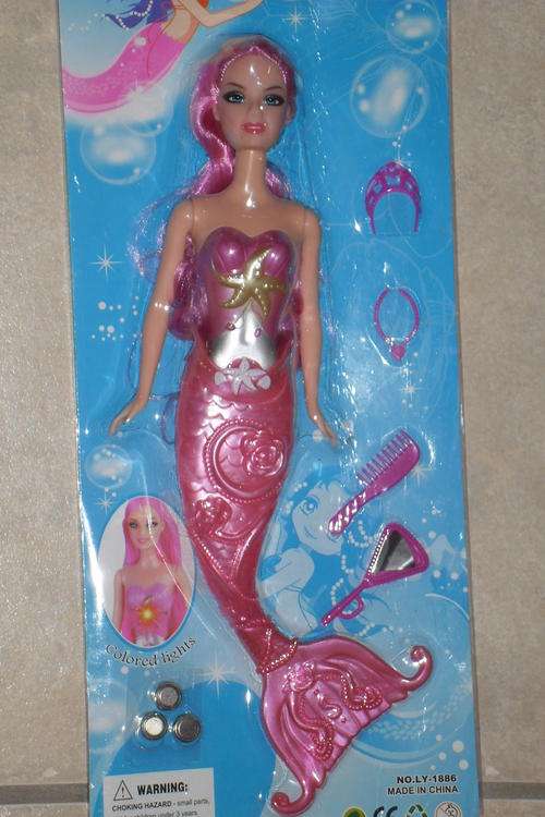 BRAND NEW MERMAID TOY DOLL (WITH LIGHT)