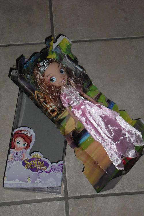 BRAND NEW DISNEYS SOFIA THE FIRST PRINCESS TOY DOLL (LATEST PRINCESS IN PRINCESS LAND)