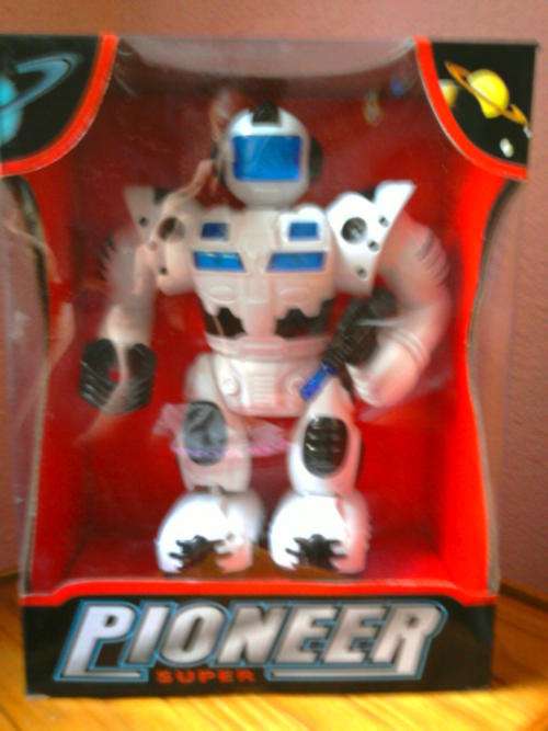 BIG BATTERY OPERATED toy ROBOT Walks,lights,sounds