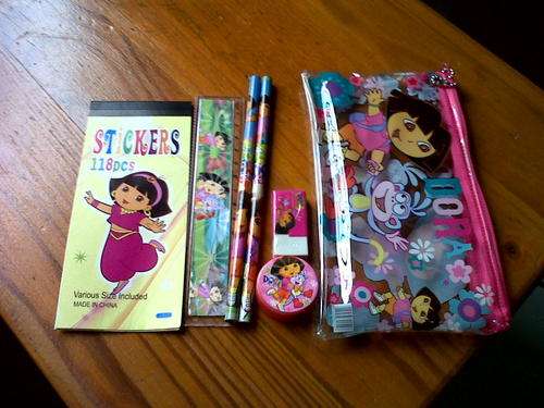 BRAND NEW KIDDIES DORA THE EXPLORER STATIONERY PENCIL CASE AND ACCESSORIES