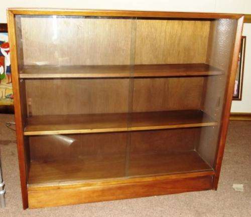 STUNNING MAHOGANY BOOKCASE