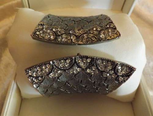 * LATE ENTRY * Fashion Hinged Bracelet