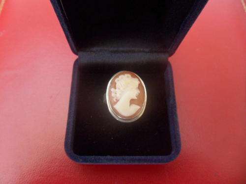 Spectacular Large Vintage Shell Cameo Ring Set In Sterling Silver With 9ct Gold Detail .