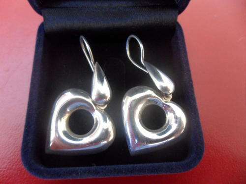 Stunning Sterling Silver Earrings.