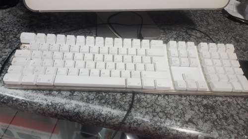 IMAC G5 21'' COMPUTER  3.0 HDD 500GB Desktop Computer 1.8 Ghz, White 2.0 GB ram