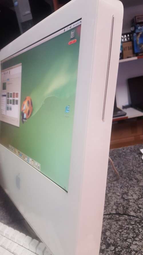 IMAC G5 21'' COMPUTER  3.0 HDD 500GB Desktop Computer 1.8 Ghz, White 2.0 GB ram