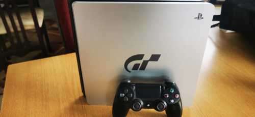 PS4 1TB Slimline , Jailbreaked, 15 Games