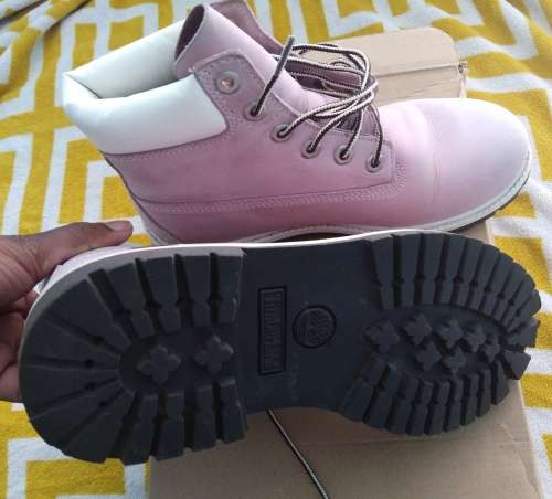 Pink Ladies Timberland. Original with box and polish spray