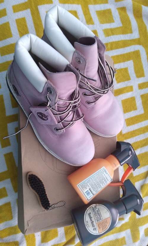 Pink Ladies Timberland. Original with box and polish spray