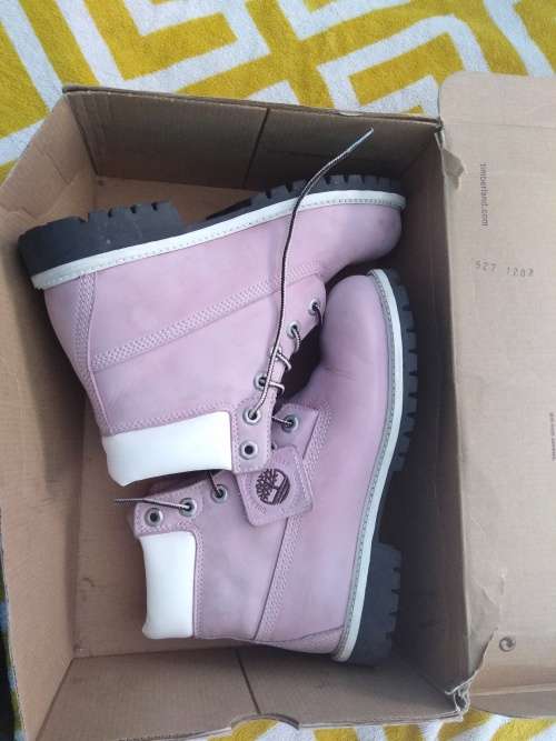 Pink Ladies Timberland. Original with box and polish spray