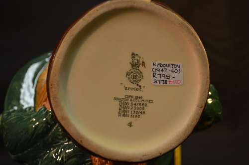 ROYAL DOULTON CHARACTER JUG - LARGE - 'ARRIET / HARRIET D6208