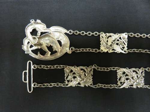 Silver (800) Dragon chain-link belt