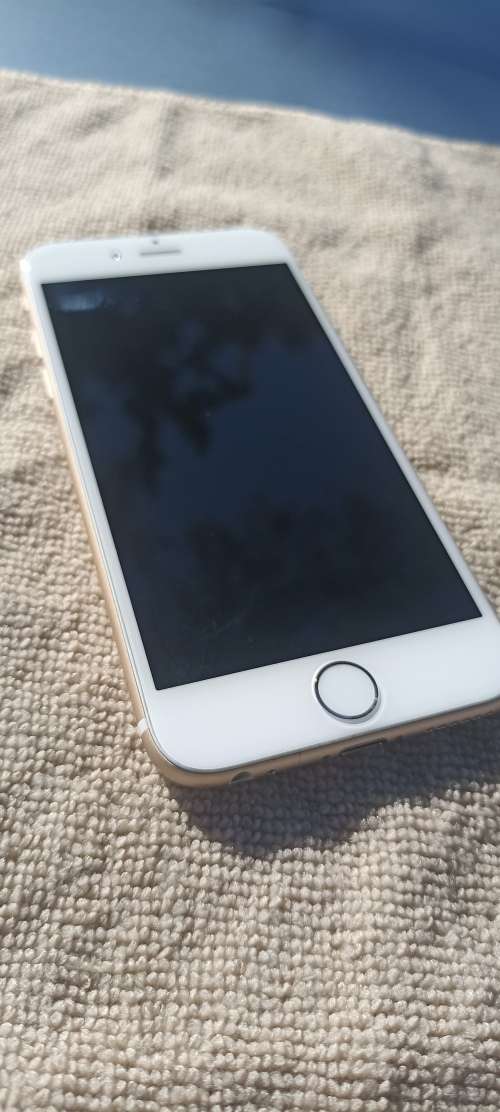 iPhone 6 - Gold - 16GB - Excellent Condition