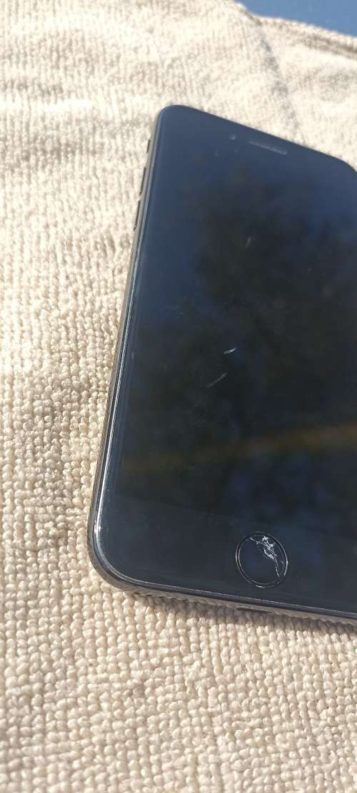 iPhone 7 - Jet Black - 128GB - Very Good Condition - Please Read