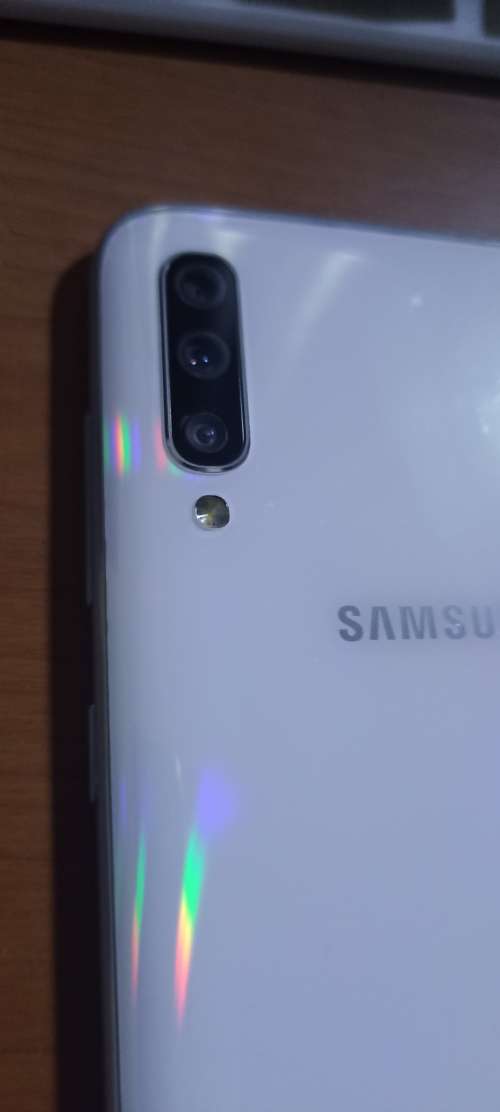 Samsung Galaxy A70 - 128GB - White - Good Condition - Please Read