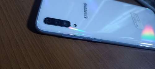 Samsung Galaxy A70 - 128GB - White - Good Condition - Please Read