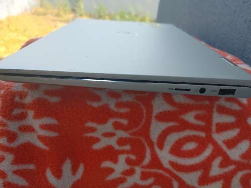 Dell Inspiron - 7300 - 2 in 1 - Touch Screen - i5 10th Gen - 8GB Ram - 256SSD - MINT Condition