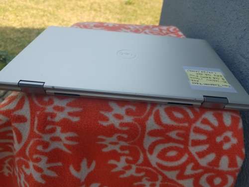 Dell Inspiron - 7300 - 2 in 1 - Touch Screen - i5 10th Gen - 8GB Ram - 256SSD - MINT Condition