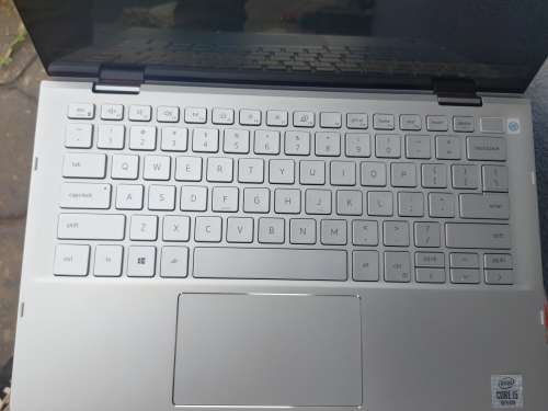 Dell Inspiron - 7300 - 2 in 1 - Touch Screen - i5 10th Gen - 8GB Ram - 256SSD - MINT Condition