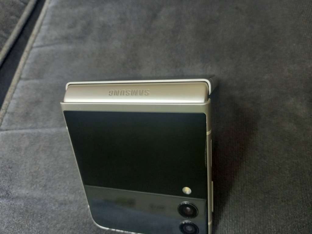 Samsung Galaxy - Z Flip 3 - 5G - 256GB - Excellent Condition