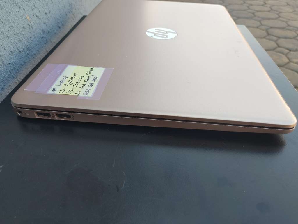 Hp 15 - i5 10th Gen - Touch Screen - 12GB Ram - 256GB SSD - Excellent Condion