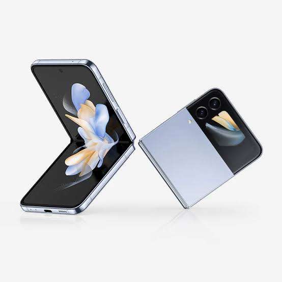 Samsung Galaxy - FLIP 4 - 5G - 256GB - All Networks - Blue - MINT CONDITION