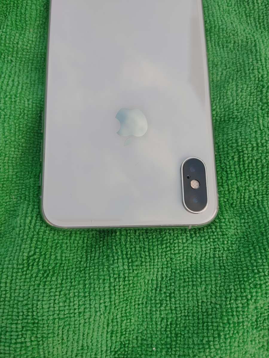 iPhone - XS Max - Silver - 512GB - EXCELLENT Condition