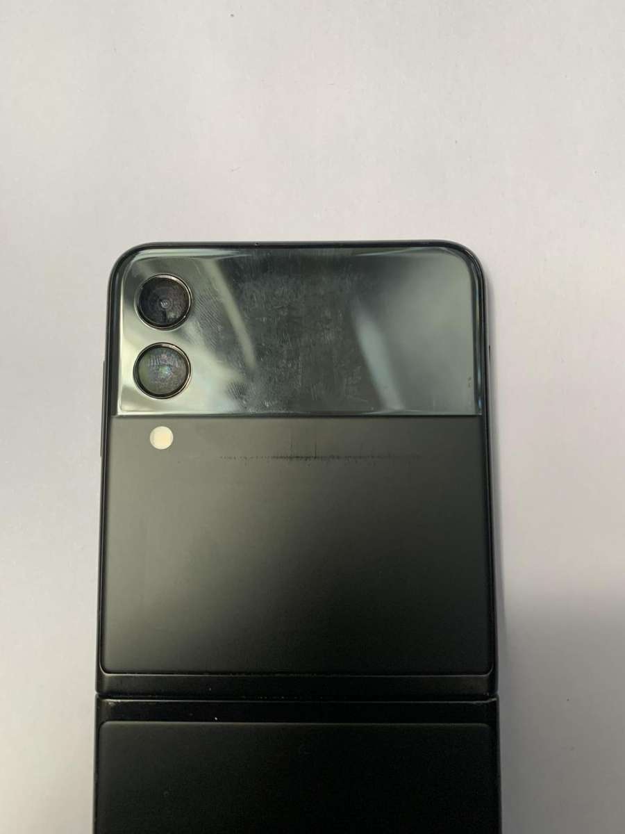 Samsung Galaxy - FLIP 3 - 5G - 128GB - All Networks - Phantom Black - EXCELLENT CONDITION